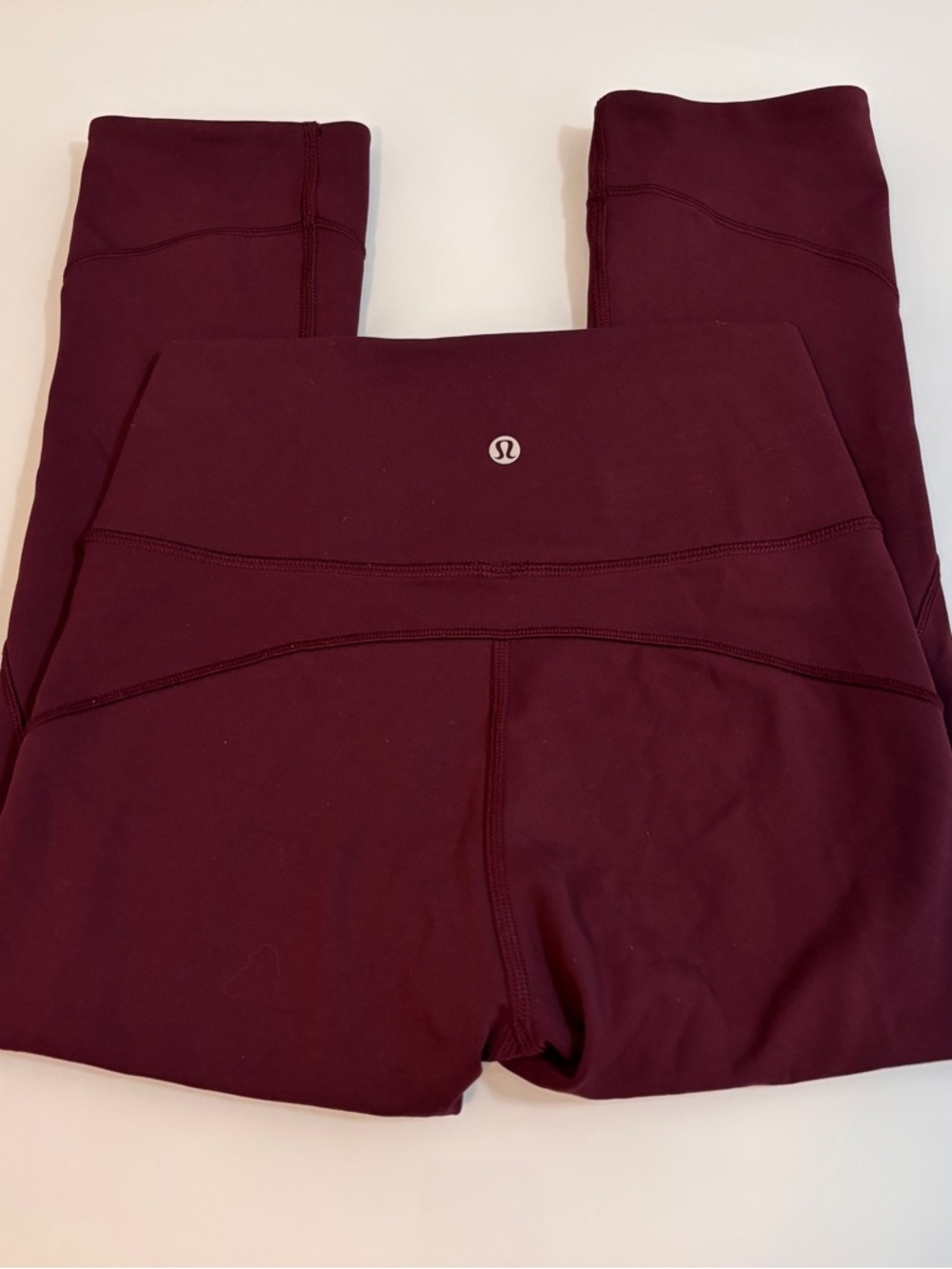 Lululemon In Movement Crop *Everlux 19"